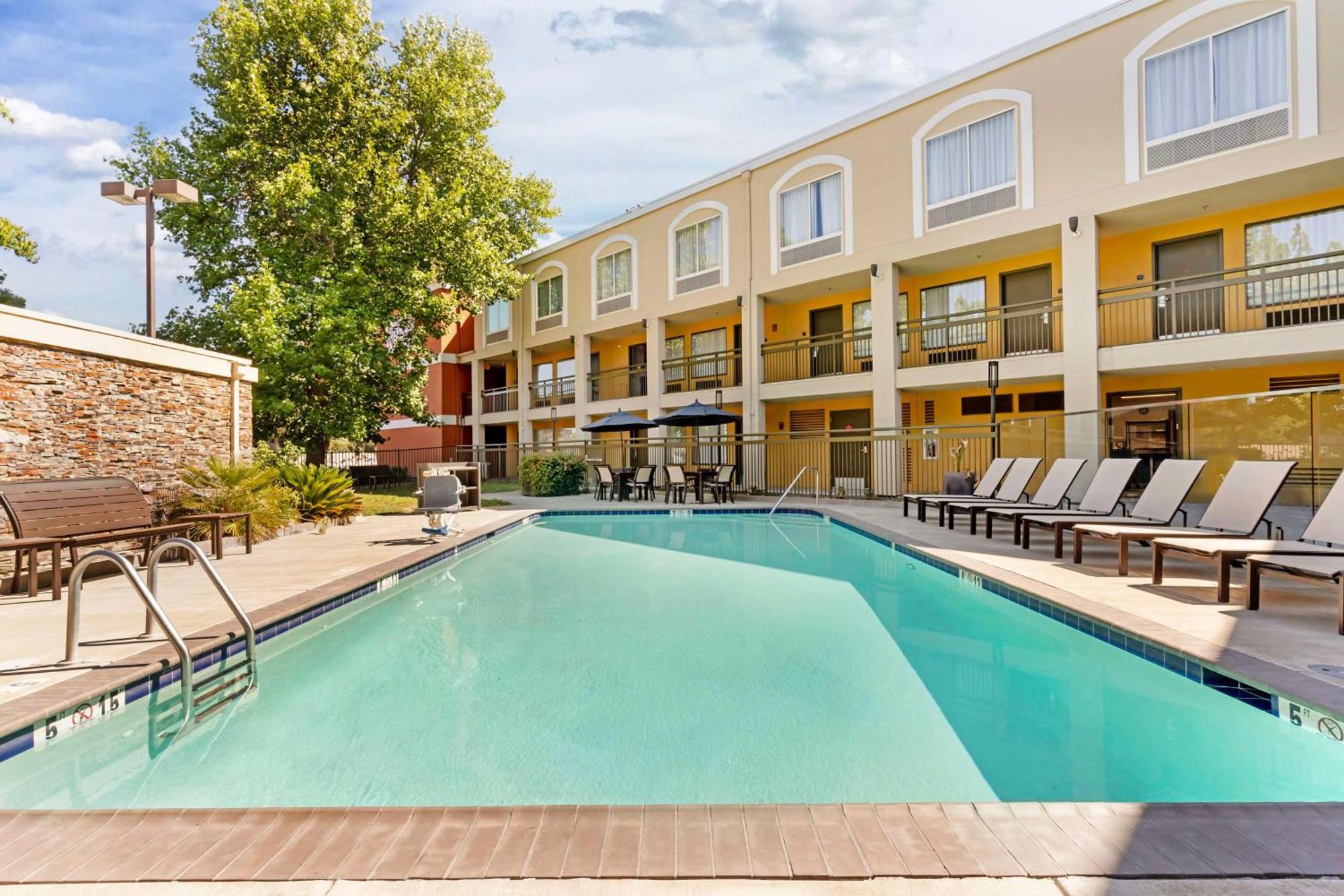 Best Western Plus Rancho Cordova Inn Exteriér fotografie